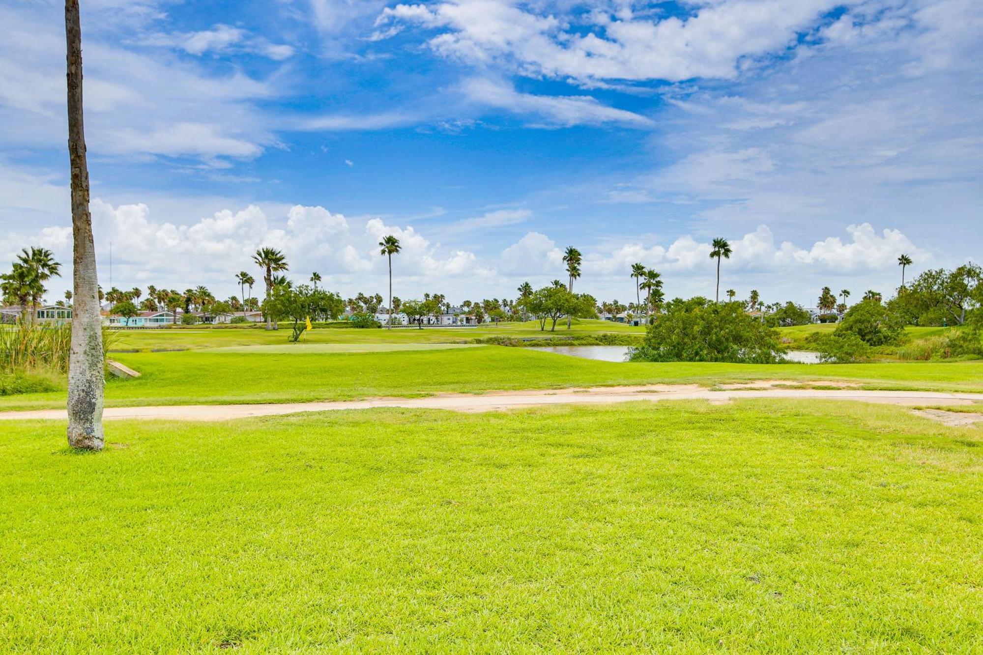 Sunny Port Isabel Golf Retreat, 5 Mi To Beaches! Villa ภายนอก รูปภาพ